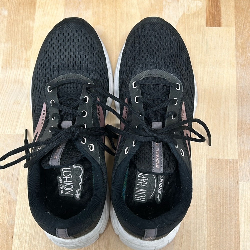 Brooks Signal 3